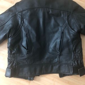 WOMENS SIZE SMALL HEAVY DUTY BIKER JACKET